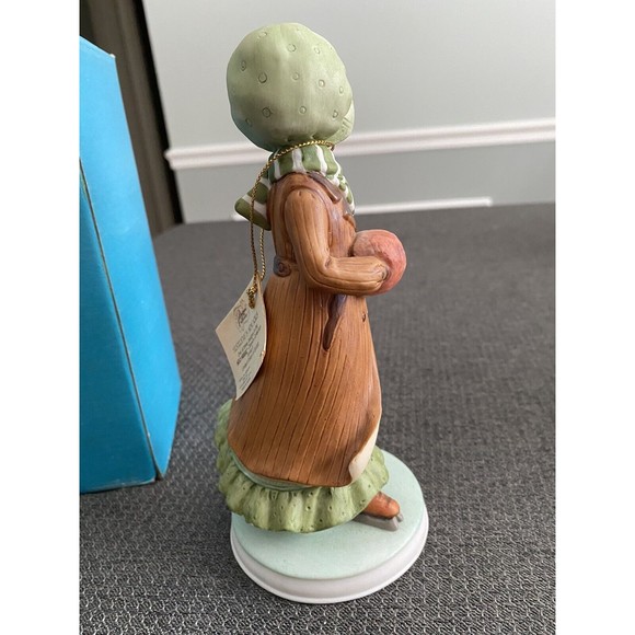 Vintage Holly Hobby “Girl Skating” Hand Painted Porcelain Figurine IOB - Picture 3 of 8
